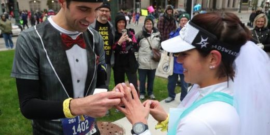 Detroit: si sposano durante la maratona