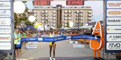 Jesolo (VE) - Irabaruta e Michira vincono la 13^ Moonlight Half Marathon