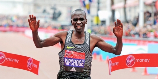 Eliud Kipchoge alla London Marathon