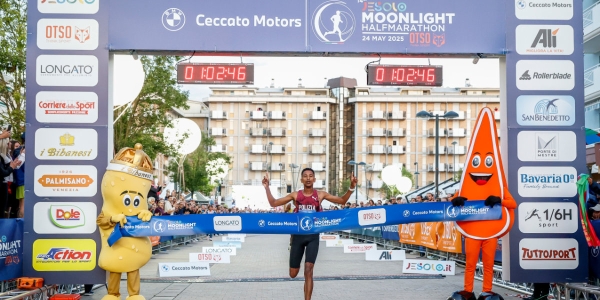 Eyob Faniel e Ruth Gitonga vincono la mezza &quot;al chiar di luna&quot; di Jesolo