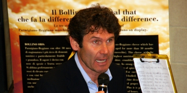 Roberto Brighenti , voce della Maratona di Reggio